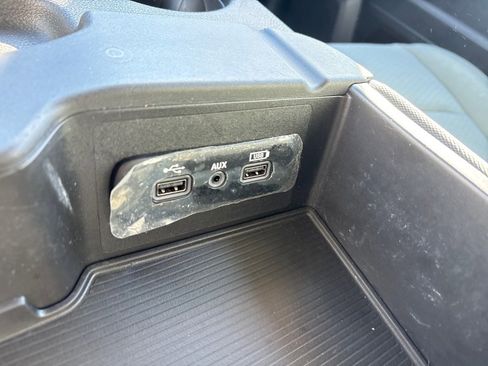 Used 2018 RAM 2500 Tradesman w/ Chrome Appearance Group image 18