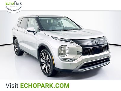 Used 2025 Mitsubishi Outlander SE