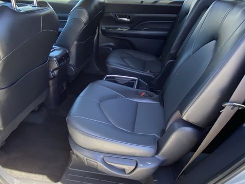 Certified 2025 Toyota Grand Highlander AWD image 23