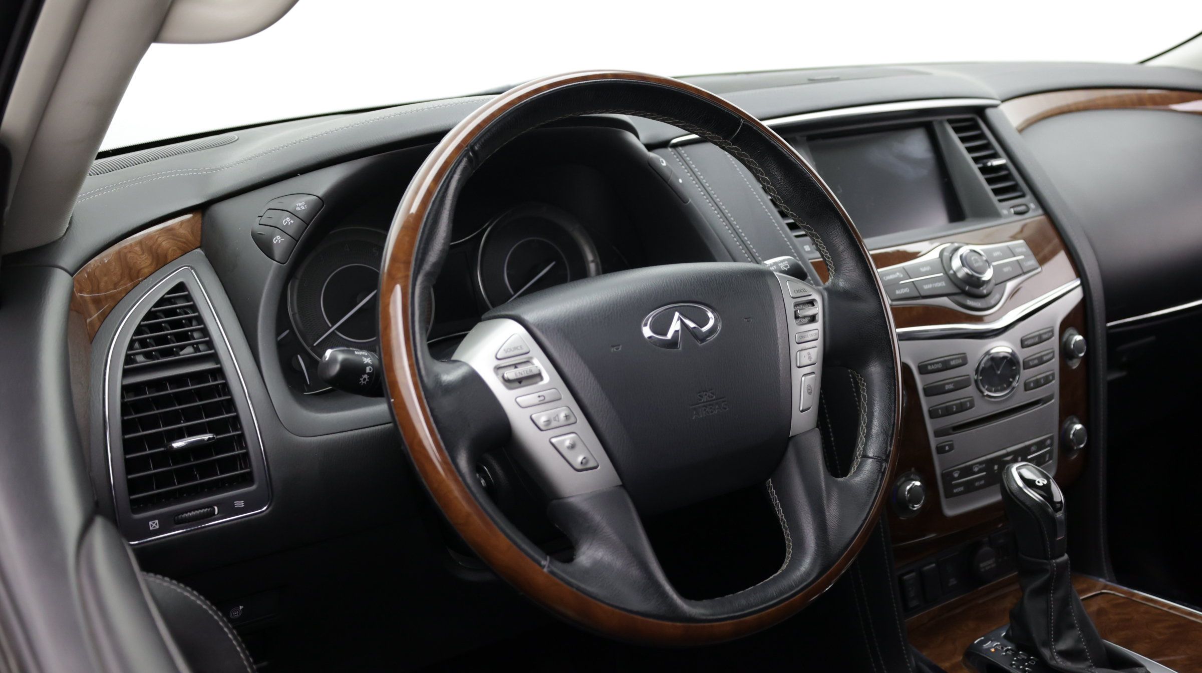 Used 2018 INFINITI QX80 4WD w/ Driver Assistance Package image 13
