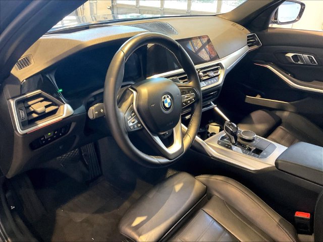 Used 2019 BMW 330i xDrive Sedan AWD/4WD image 4
