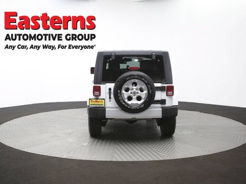Used 2015 Jeep Wrangler Unlimited Sahara w/ Connectivity Group AWD/4WD image 38