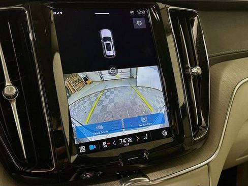 Used 2023 Volvo XC60 B5 Ultimate w/ Climate Package image 15