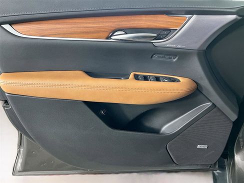 Used 2020 Cadillac XT5 Premium Luxury image 17