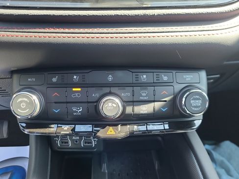 Used 2025 Dodge Durango R/T image 18