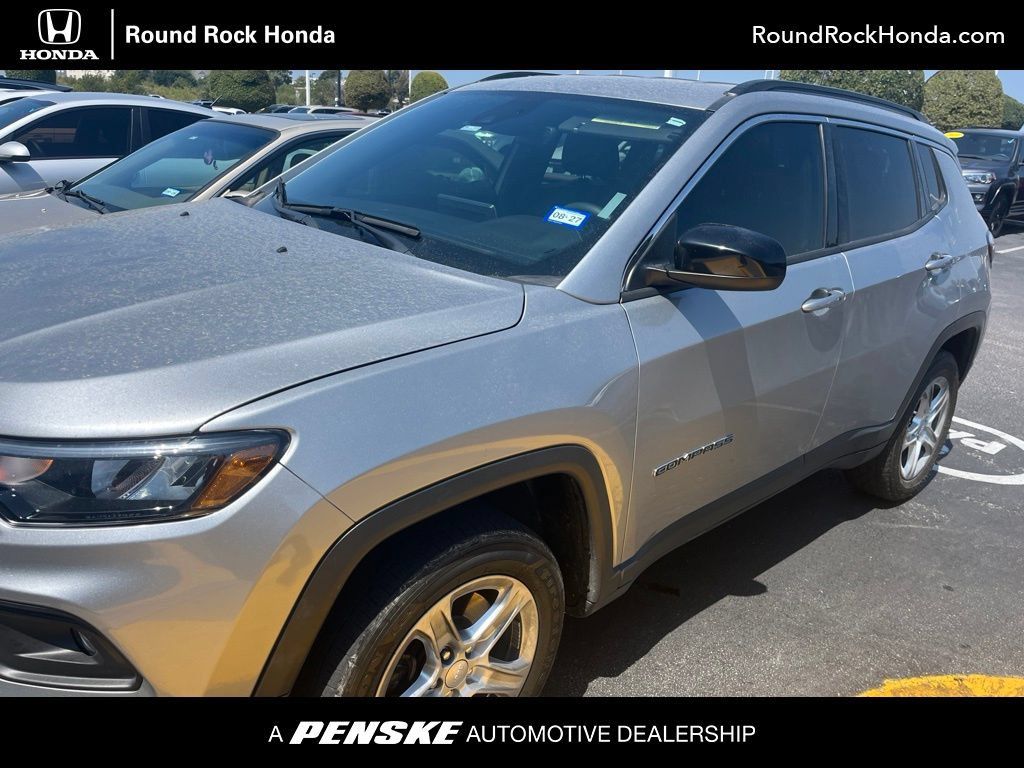 Used 2023 Jeep Compass Latitude AWD/4WD image 1