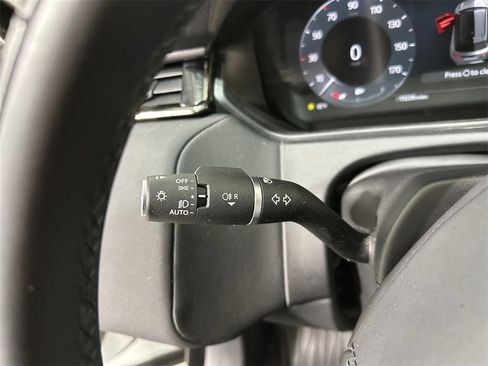 Used 2024 Land Rover Range Rover Velar S image 20