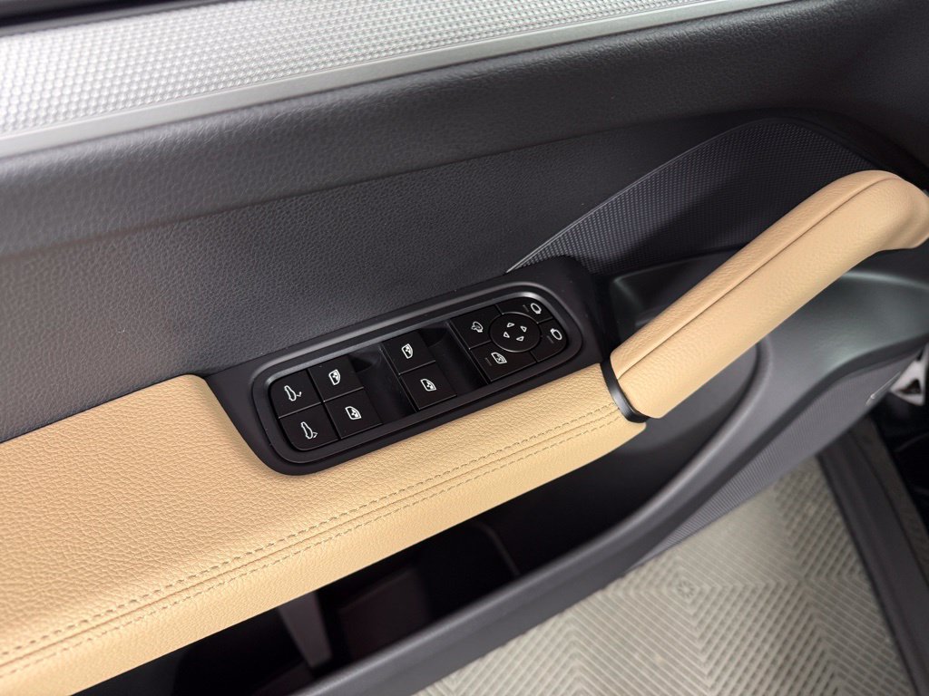 Certified 2026 Porsche Cayenne AWD/4WD image 21