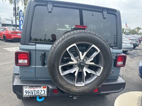 Used 2024 Jeep Wrangler Unlimited w/ Convenience Group image 4