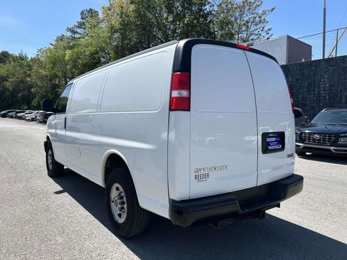 Used 2021 GMC Savana 2500 w/ Communications Package image 5