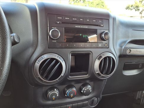 Used 2017 Jeep Wrangler Unlimited Sport image 24