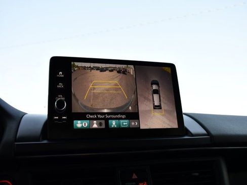 Used 2023 Honda Pilot TrailSport image 14