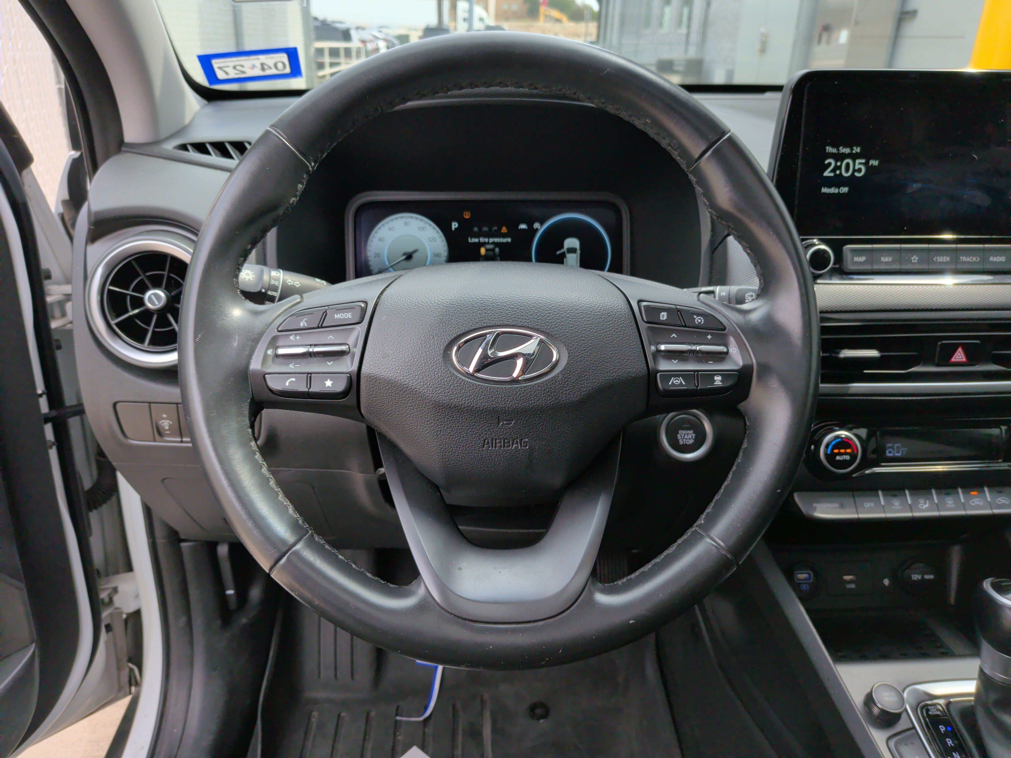 Used 2022 Hyundai Kona Limited FWD image 14