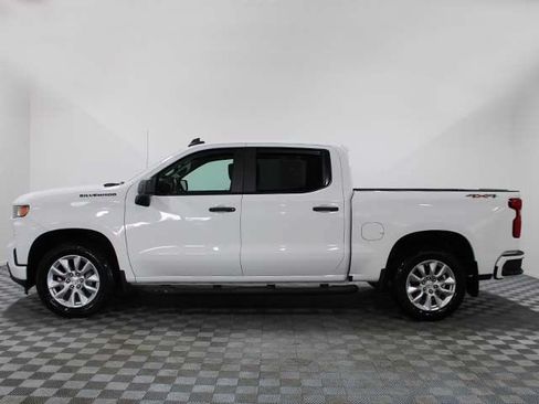 Used 2020 Chevrolet Silverado 1500 Custom w/ Custom Value Package AWD/4WD image 3