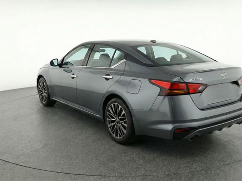 Used 2025 Nissan Altima 2.5 SV FWD image 5