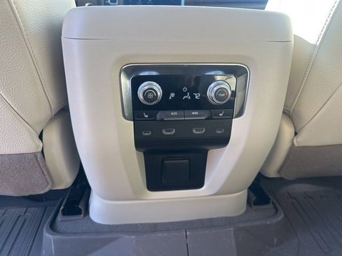 Used 2023 GMC Yukon XL Denali image 24