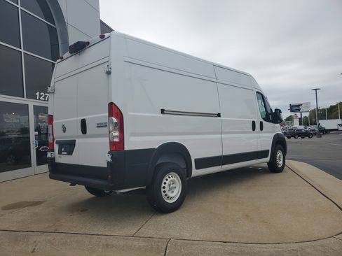 Used 2025 RAM ProMaster 2500 w/ Storage Group image 4