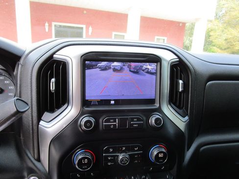 Used 2019 Chevrolet Silverado 1500 LT w/ Texas Edition image 16