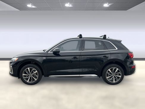 Used 2024 Audi Q5 2.0T Premium w/ Convenience Package image 2