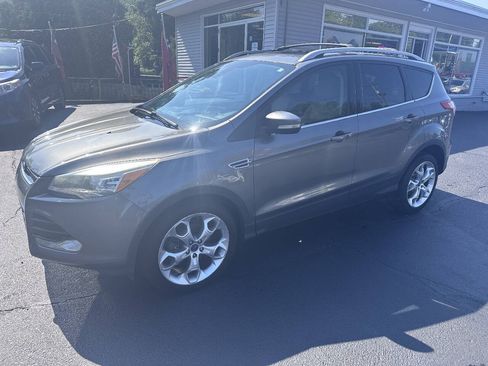Used 2014 Ford Escape Titanium w/ Equipment Group 401A AWD/4WD image 2