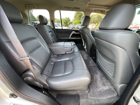 Used 2009 Toyota Land Cruiser image 29