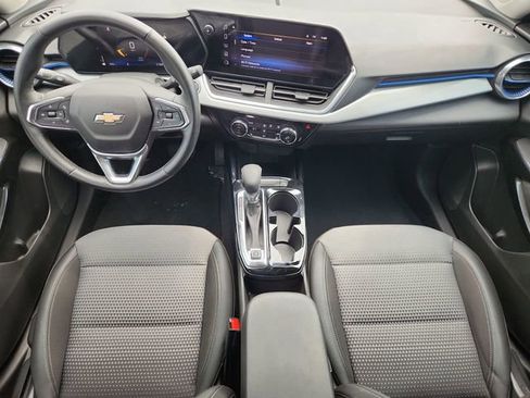 Used 2024 Chevrolet Trax LT w/ Driver Confidence Package FWD image 19