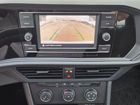 Used 2023 Volkswagen Jetta Sport image 13