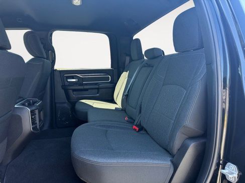 Used 2019 RAM 2500 Big Horn w/ Black Appearance Package AWD/4WD image 12