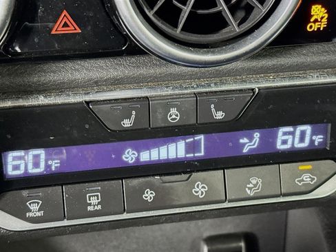 Used 2022 Nissan Sentra SR w/ SR Premium Package image 23