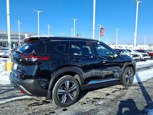 Used 2023 Nissan Rogue SL image 3