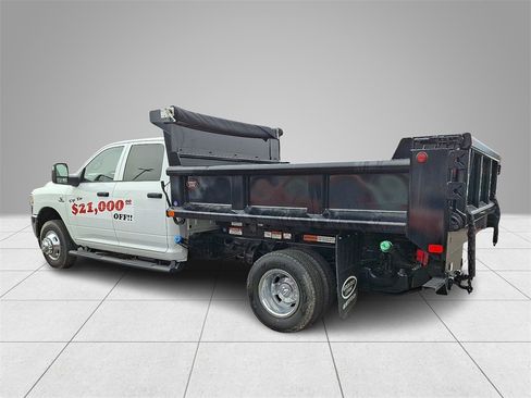 New 2023 RAM 3500 Tradesman w/ Chrome Appearance Group image 4