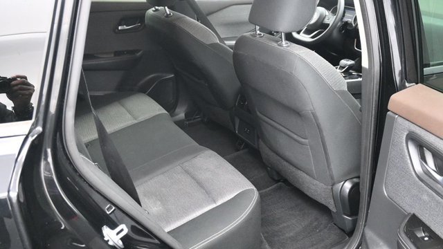Used 2021 Nissan Rogue SV AWD/4WD image 11