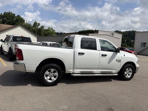 Used 2023 RAM 1500 Classic SLT w/ Electronics Group AWD/4WD image 3