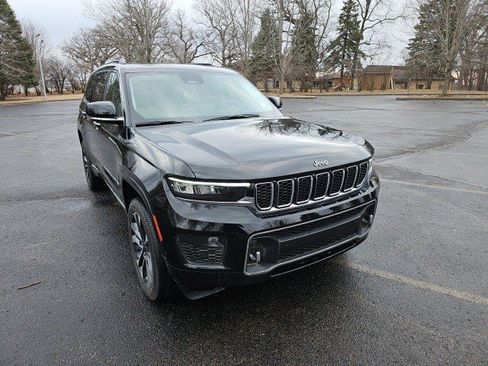 Used 2023 Jeep Grand Cherokee L Overland w/ Luxury Tech Group IV image 8