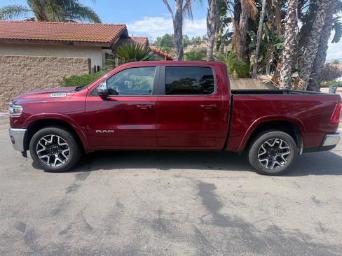 Used 2025 RAM 1500 Laramie AWD/4WD image 9