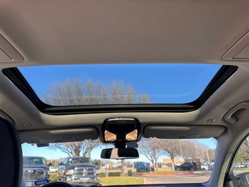 Used 2022 BMW 740i 740i w/ Premium Package image 19