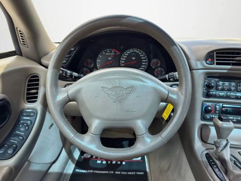 Used 2004 Chevrolet Corvette Coupe w/ Preferred Equipment Group image 16