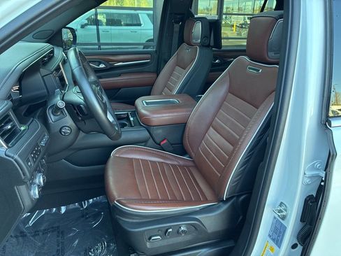 Used 2024 GMC Yukon XL Denali Ultimate AWD/4WD image 30
