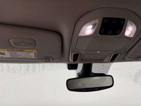 Used 2022 Chrysler Pacifica Limited w/ Uconnect Theater Family Group image 25