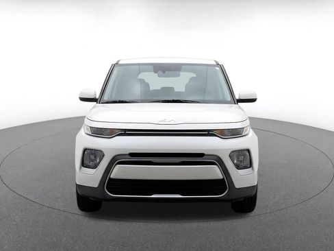 Used 2025 Kia Soul LX w/ LX Technology Package FWD image 2