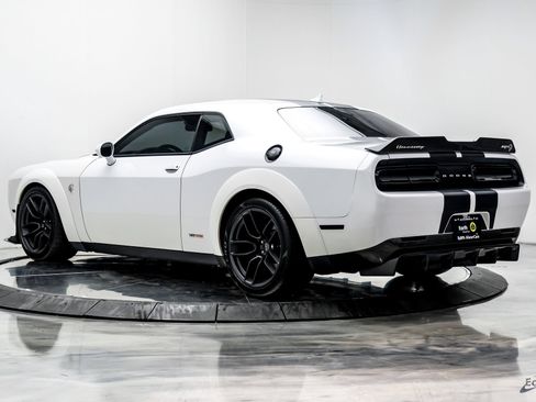 Used 2018 Dodge Challenger SRT Hellcat RWD image 13