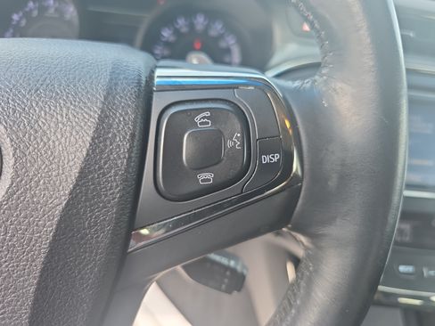 Used 2016 Toyota Avalon Touring FWD image 18