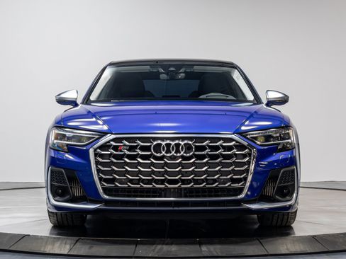 Used 2023 Audi S8 image 42