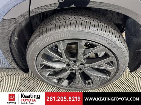 New 2025 Toyota Crown Signia image 15