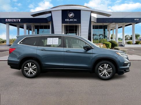 Used 2017 Honda Pilot EX-L image 2