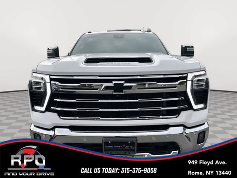 Used 2024 Chevrolet Silverado 2500 LTZ w/ LTZ Convenience Package AWD/4WD image 8