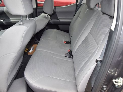 Used 2020 Toyota Tacoma SR5 RWD image 12