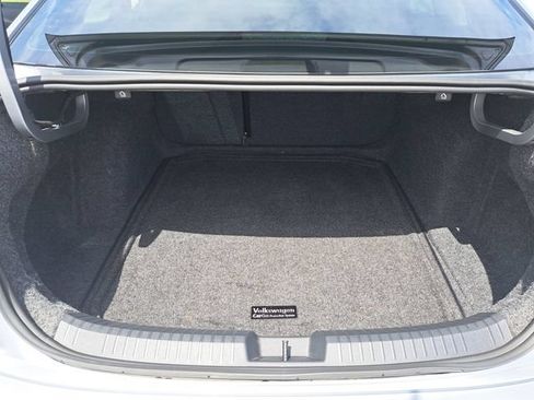Used 2025 Volkswagen Jetta SEL FWD image 12