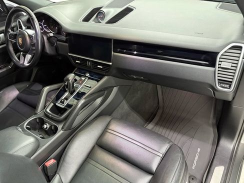 Used 2019 Porsche Cayenne AWD/4WD image 35