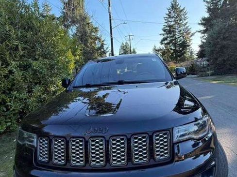 Used 2021 Jeep Grand Cherokee Laredo X AWD/4WD image 4